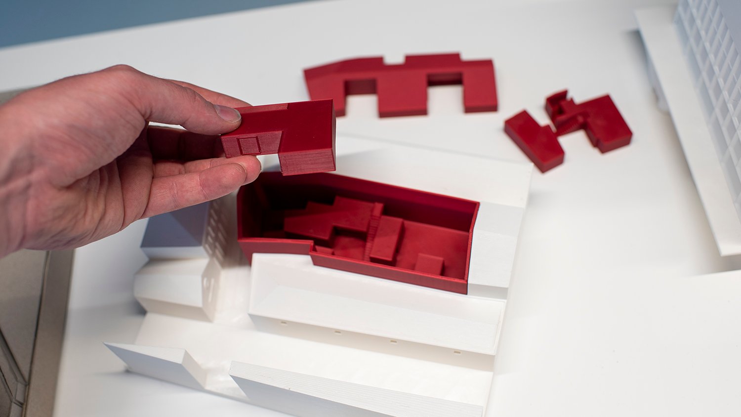 Rail maintenance context for additive spare parts
